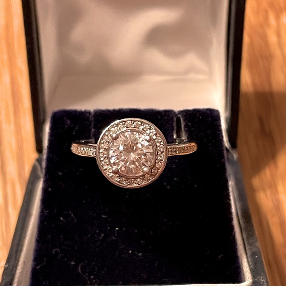Sterling silver Diamonique Halo ring size 7.5 - Picture 4 of 9